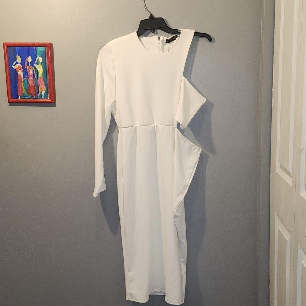 Pretty Little Thing Dress  - Picture 3 of 11